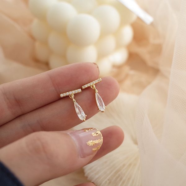 dominated 2019 women temperament delicate sparkling cubic zirconia contracted water drop style small drop earrings new, Silver
dominated 2019 women temperament delicate sparkling cubic zirconia contracted water drop style small drop earrings new, Silver