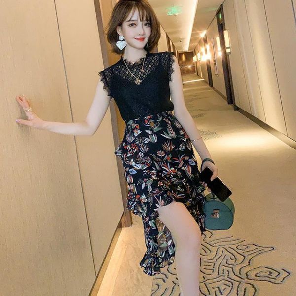 two piece dress 2021 summer two-piece set women black lace hollow out sleeveless blouse + chiffon printing irregular skirt suit, White
two piece dress 2021 summer two-piece set women black lace hollow out sleeveless blouse + chiffon printing irregular skirt suit, White