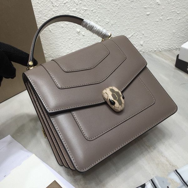 female designer luxury fashion imported leather simple fashion luxury noble crossbody shoulder bag handbag 28-18-8.5
female designer luxury fashion imported leather simple fashion luxury noble crossbody shoulder bag handbag 28-18-8.5