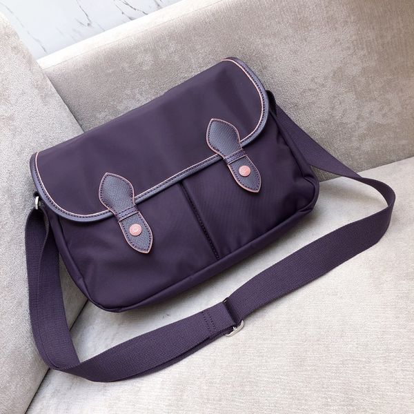spring and summer 2020 new fold postman bag business bag men and women general single shoulder messenger bag size 33 *25 *10cm
spring and summer 2020 new fold postman bag business bag men and women general single shoulder messenger bag size 33 *25 *10cm