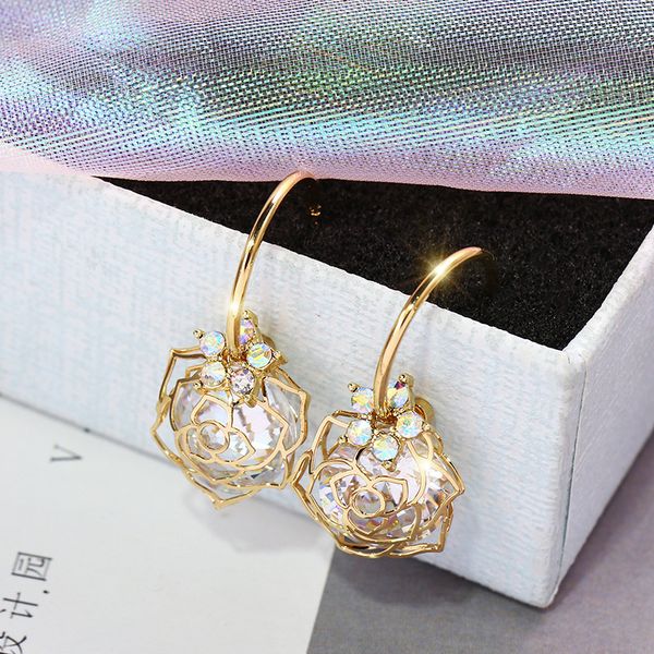 fashion girl heart retro earrings luxury temperament wild rose flower zircon hollow alloy earrings 925 silver needle earrings, Golden
fashion girl heart retro earrings luxury temperament wild rose flower zircon hollow alloy earrings 925 silver needle earrings, Golden