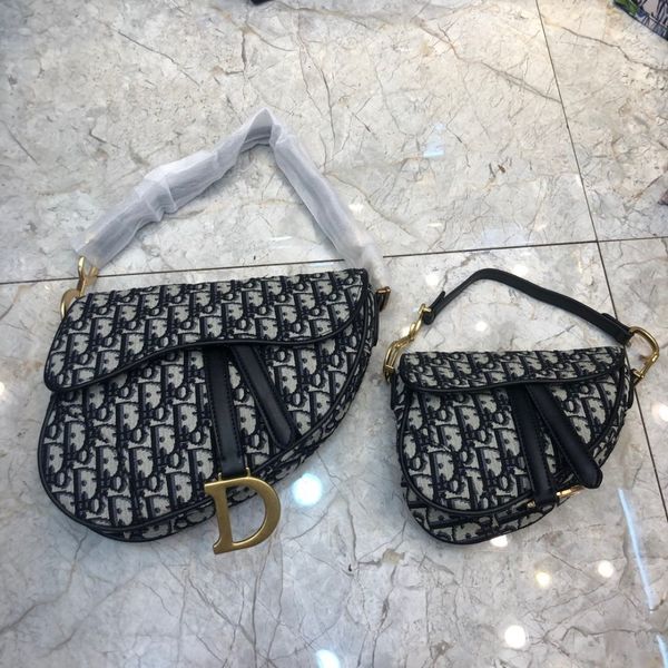 2019 дизайнерская женская сумка новая сумка на плечо из высококачественной кожи
2019 дизайнерская женская сумка новая сумка на плечо из высококачественной кожи