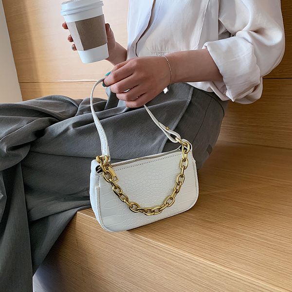 2020 new shoulder bag women's casual fashion korean version simple ladies large capacity solid color handbag
2020 new shoulder bag women's casual fashion korean version simple ladies large capacity solid color handbag