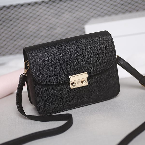 2020 new ladies shoulder bag fashion handbag korean version of the messenger chain mini square bag
2020 new ladies shoulder bag fashion handbag korean version of the messenger chain mini square bag