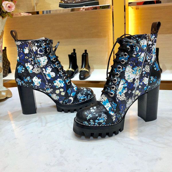 женская дизайнерская сапоги кожаные ботильоны толстый с мартином обувь для печати кожа платформы desert boots lace размер 35-42 (с коробкой, Black 
женская дизайнерская сапоги кожаные ботильоны толстый с мартином обувь для печати кожа платформы desert boots lace размер 35-42 (с коробкой, Black