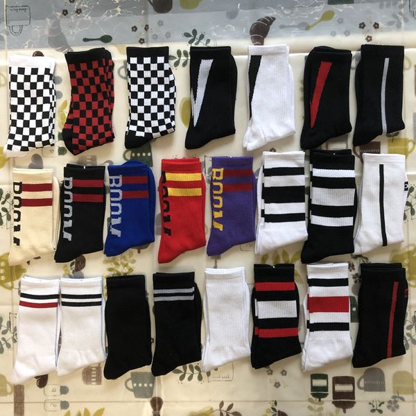 1 pair hip hop men grid pattern socks street funny skateboard business sock pure cotton long knee thin summer men's socks, Black
1 pair hip hop men grid pattern socks street funny skateboard business sock pure cotton long knee thin summer men's socks, Black