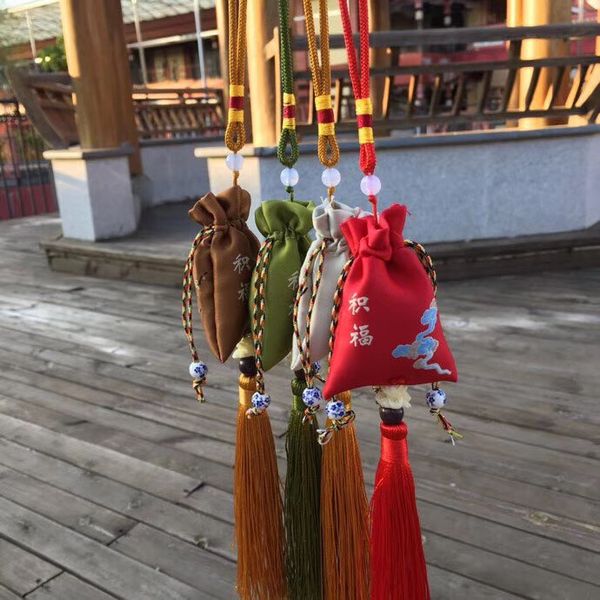 classic fashion aromatherapy bag sandalwood fu bag packaging indoor home office car pendant aromatherapy function advanced gift
classic fashion aromatherapy bag sandalwood fu bag packaging indoor home office car pendant aromatherapy function advanced gift