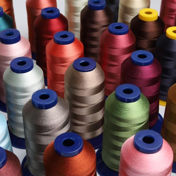 120d / 2 4000m полиэстер вышивальной нити для brother / singer машины бытового швейного varity цветов, Black;white 
120d / 2 4000m полиэстер вышивальной нити для brother / singer машины бытового швейного varity цветов, Black;white