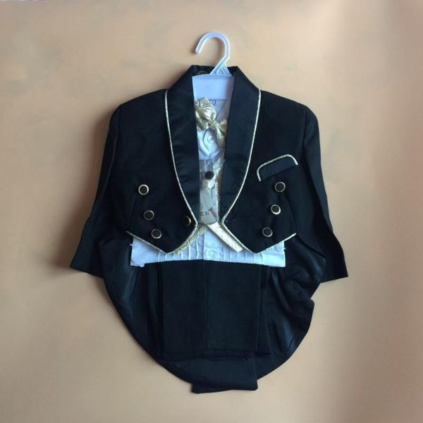маленький мальчик смокинг / свадебная вечеринка baby boy suit / джентльменский галстук-бабочка baby boys 5-piece suit set 931, Black
маленький мальчик смокинг / свадебная вечеринка baby boy suit / джентльменский галстук-бабочка baby boys 5-piece suit set 931, Black