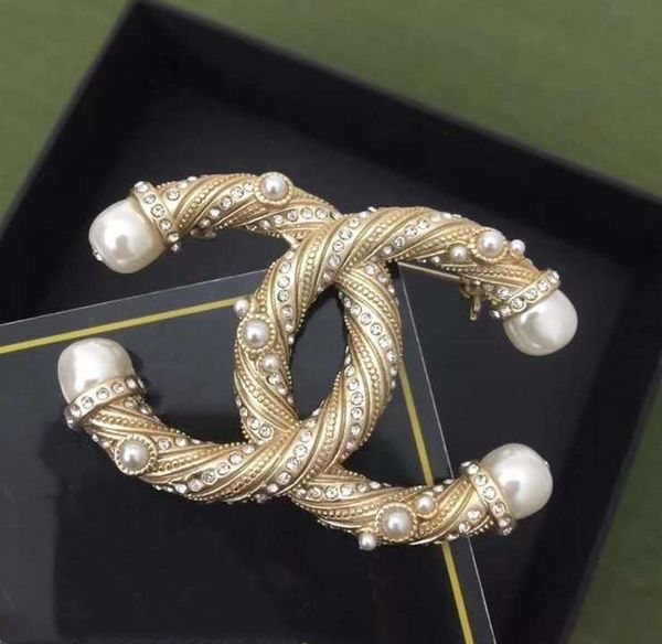 fashion new twisted pearl diamond designer brooch luxury designer pin brooches exquisite wild brooch, Gray
fashion new twisted pearl diamond designer brooch luxury designer pin brooches exquisite wild brooch, Gray