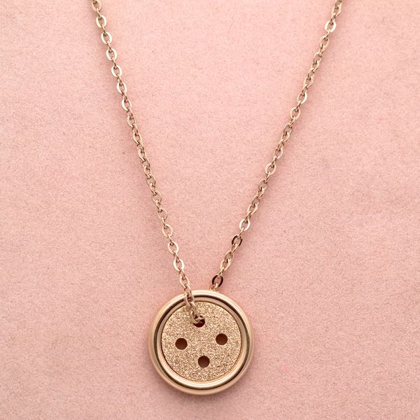 2019 fashion new brand pendant button luxury titanium steel rose gold necklace women clavicle charm couple lover necklace jewelry, Silver
2019 fashion new brand pendant button luxury titanium steel rose gold necklace women clavicle charm couple lover necklace jewelry, Silver