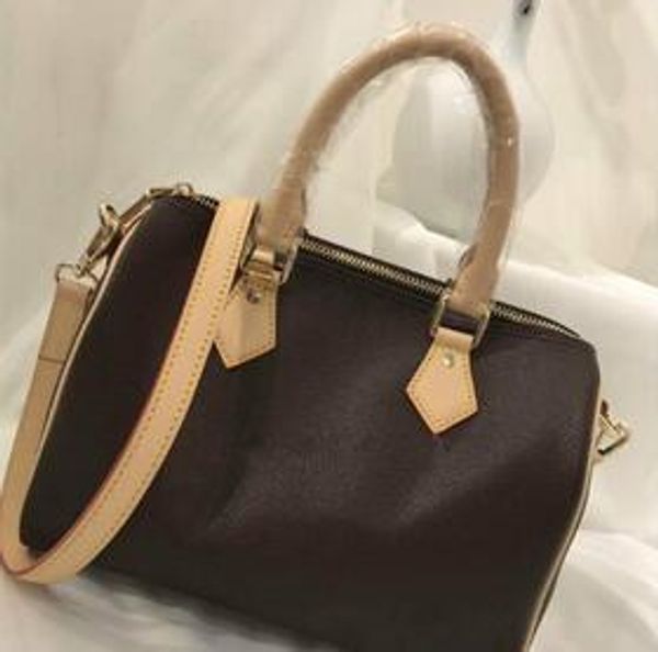 luxury men women women famous pu leather handbags designer shoulder bag 40390 40391 40392
luxury men women women famous pu leather handbags designer shoulder bag 40390 40391 40392