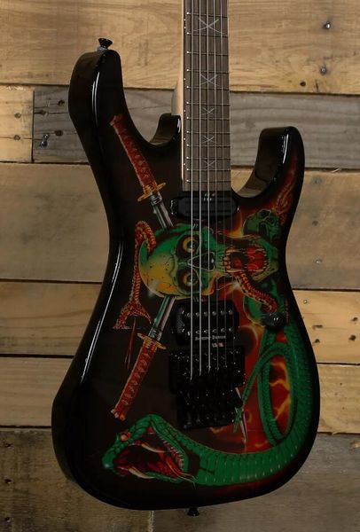 супер rare ltd черепа змеи george lynch подпись электрогитары floyd rose тремоло, locking nut, черный оборудование, sh пикапы
супер rare ltd черепа змеи george lynch подпись электрогитары floyd rose тремоло, locking nut, черный оборудование, sh пикапы