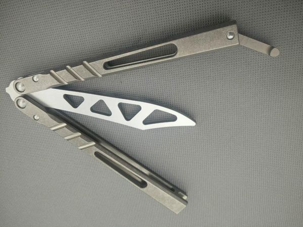 AB D2 лезвие канала титана ручка бабочка тренажер тренировка нож не острые Crafts боевых искусств коллекция knvies Рождество подарок Адул
AB D2 лезвие канала титана ручка бабочка тренажер тренировка нож не острые Crafts боевых искусств коллекция knvies Рождество подарок Адул