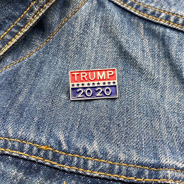 TRUMP Имя Брошь для Президентских выборов Металла Эмали Броши Pin ювелирных изделий Женщины Мужчины броши Рюкзак штыри отворота партия благосклонность подарков
TRUMP Имя Брошь для Президентских выборов Металла Эмали Броши Pin ювелирных изделий Женщины Мужчины броши Рюкзак штыри отворота партия благосклонность подарков
