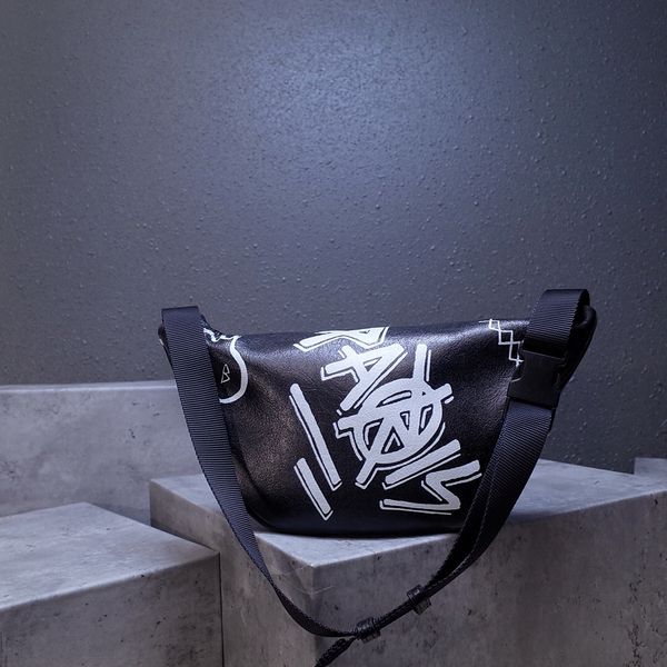 2020 brand fashion luxury designer bags.luxury fanny pack. chest bag.factory direct sales of bags
2020 brand fashion luxury designer bags.luxury fanny pack. chest bag.factory direct sales of bags
