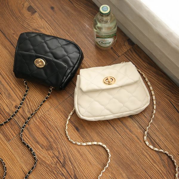 2019 korean version of the new diamond chain bag cloud bag simple joker shoulder diagonal small fresh women's
2019 korean version of the new diamond chain bag cloud bag simple joker shoulder diagonal small fresh women's