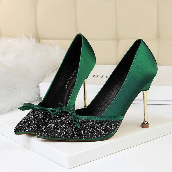2019 women satin 10cm high heels lady stiletto fetish sequins wedding scarpins pumps female green dress burgundy tacones shoes, Black
2019 women satin 10cm high heels lady stiletto fetish sequins wedding scarpins pumps female green dress burgundy tacones shoes, Black