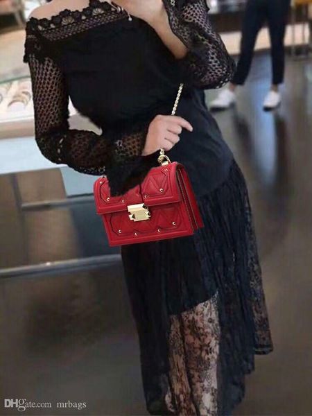 high-end customized quality handbag designer cross-body bag rivet decoration fashion trend style adjustable chain single shoulder back
high-end customized quality handbag designer cross-body bag rivet decoration fashion trend style adjustable chain single shoulder back