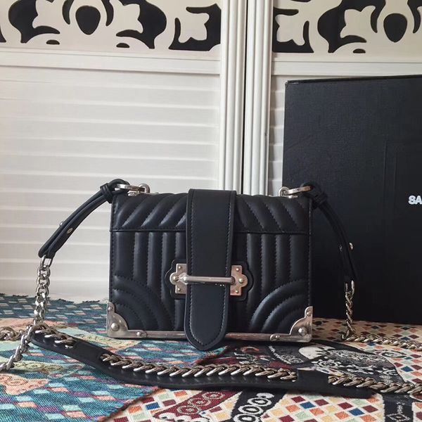 2019 new designer luxury handbags purses crossbody bag messenger bag the leather has a special fragrance with italian napa belt
2019 new designer luxury handbags purses crossbody bag messenger bag the leather has a special fragrance with italian napa belt
