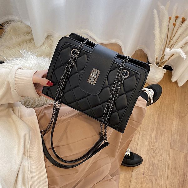 classic diamond pattern women plaid messenger bag big square female shoulder bags rhombus lattice large size lady handbag
classic diamond pattern women plaid messenger bag big square female shoulder bags rhombus lattice large size lady handbag
