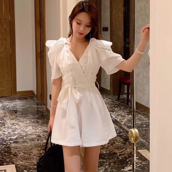 new 2019 summer fashion puff sleeve high waist white lace up playsuit women casual plaid jumpsuit v neck female clothes, Black;white
new 2019 summer fashion puff sleeve high waist white lace up playsuit women casual plaid jumpsuit v neck female clothes, Black;white