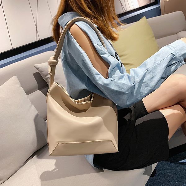 fashion chic buckets bag designer adjustable strap women shoulder bags luxury pu leather crossbody bag lady large purses totes
fashion chic buckets bag designer adjustable strap women shoulder bags luxury pu leather crossbody bag lady large purses totes