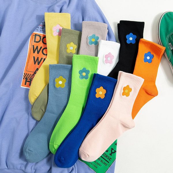 women autumn casual all-match breathable cartoon flower embroidery middle tube socks cotton female stockings living item, Black
women autumn casual all-match breathable cartoon flower embroidery middle tube socks cotton female stockings living item, Black