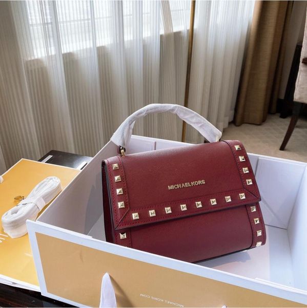 модных женской классической небольшого кожаного мешок знаменитой сумочки дама мини сумки плечо сумка цепь бумажник крест тело
модных женской классической небольшого кожаного мешок знаменитой сумочки дама мини сумки плечо сумка цепь бумажник крест тело