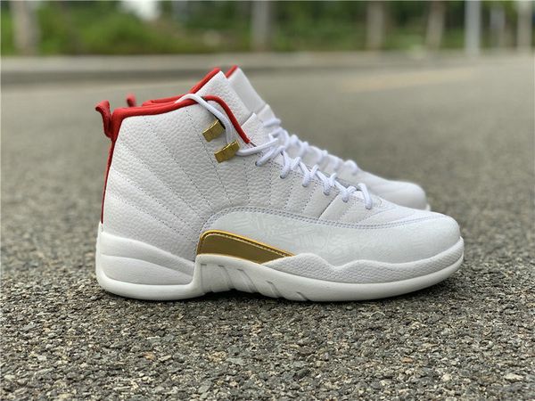 новые моды 12 fiba белый университет red metallic gold man basketball дизайнерская обувь аутентичные качества приходят с коробкой 130690-107
новые моды 12 fiba белый университет red metallic gold man basketball дизайнерская обувь аутентичные качества приходят с коробкой 130690-107