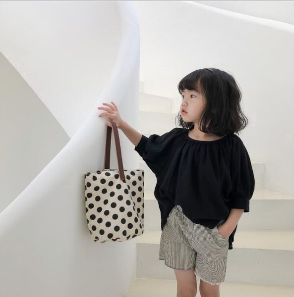 2020 new girls shirt summer cotton short sleeve fashion girls blouse 1-6 years hv733, White;black
2020 new girls shirt summer cotton short sleeve fashion girls blouse 1-6 years hv733, White;black