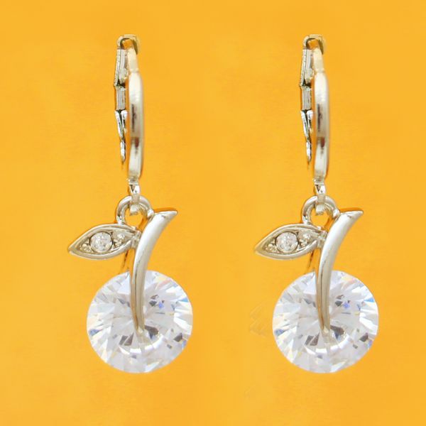 cute lady long temperament earrings summer fashion simple leaves tremella ornaments popular silver jewelry
cute lady long temperament earrings summer fashion simple leaves tremella ornaments popular silver jewelry