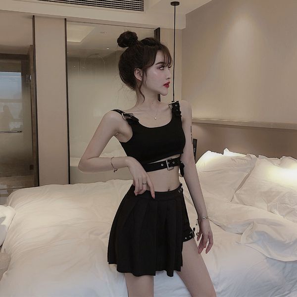 2020 summer new camisole pleated short skirt fashionable disco foreign style two-piece suit womens clothing, Black 
2020 summer new camisole pleated short skirt fashionable disco foreign style two-piece suit womens clothing, Black