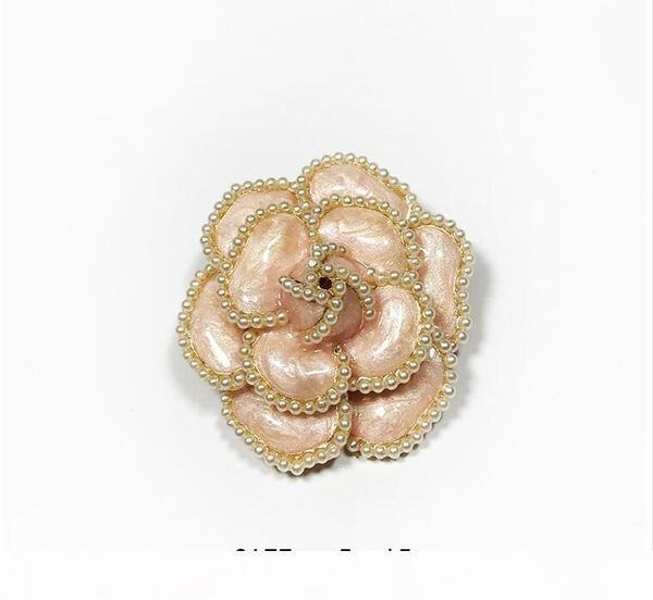 camellia brooch coat coat suit collar accessories buckle pin brooch 2018 autumn and winter new fashion trinkets female, Gray 
camellia brooch coat coat suit collar accessories buckle pin brooch 2018 autumn and winter new fashion trinkets female, Gray