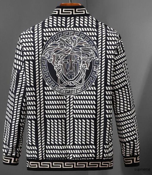 mens versace с капюшоном молния мужские дизайнерские осень и зима новое поступление мужские письмо печати куртка бомбер мужчины роскошные то, Black;brown
mens versace с капюшоном молния мужские дизайнерские осень и зима новое поступление мужские письмо печати куртка бомбер мужчины роскошные то, Black;brown