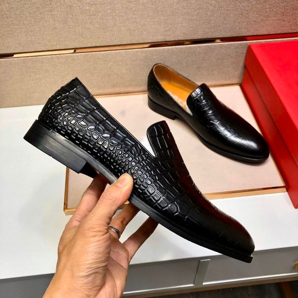 2020 mens shoes new men dress shoes loafers matt patent leather suede round toes men casual sneakers slip on 38-44, Black
2020 mens shoes new men dress shoes loafers matt patent leather suede round toes men casual sneakers slip on 38-44, Black