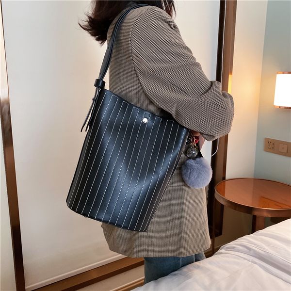 women small pu leather handbags fashion designer ladies hand bags female shoulder bucket bag casual messenger bags
women small pu leather handbags fashion designer ladies hand bags female shoulder bucket bag casual messenger bags