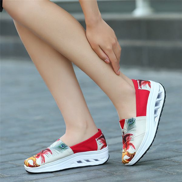 new national wind with buckle flower bird round head wedges cover heel canvas embroidered black red shoes floral outside summer slip ons
new national wind with buckle flower bird round head wedges cover heel canvas embroidered black red shoes floral outside summer slip ons