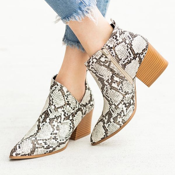 vogue nice chic summer women shoes retro high heel ankle boots female block mid heels casual botas mujer booties feminina, Black
vogue nice chic summer women shoes retro high heel ankle boots female block mid heels casual botas mujer booties feminina, Black