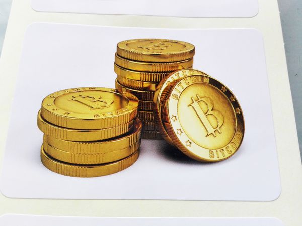 150pcs 7x5cm Bitcoin Gold Coins Cryptocurrency Paper Label Sticker With Gloss Lamination On The Surface, Item No.fs11