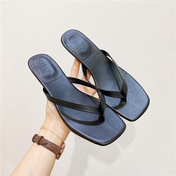 eoeodoit women slippers summer low heel flip flips fashion leather outside slides sandals thin heel all match sand beach shoes, Black
eoeodoit women slippers summer low heel flip flips fashion leather outside slides sandals thin heel all match sand beach shoes, Black