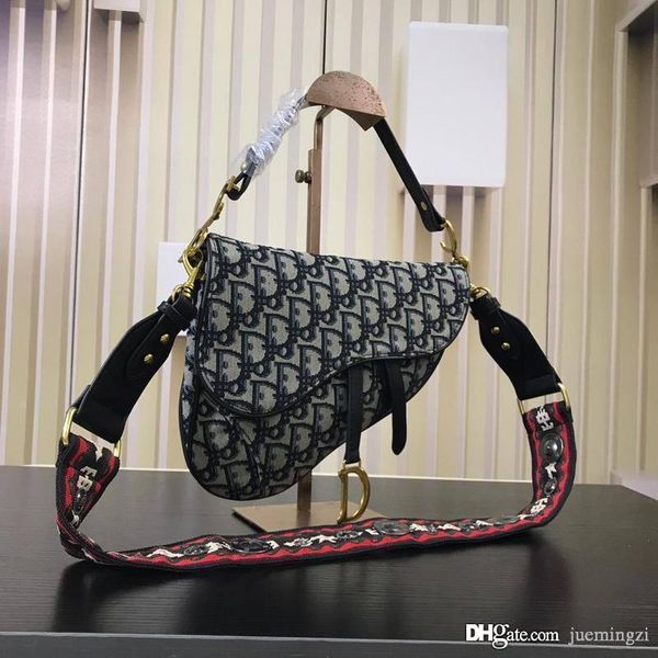 luxury saddle hand tote oblique canvas mini rotter saddle hand shoulder tote tote navy canvas leather 969160 size:25.5*20*6.5cm
luxury saddle hand tote oblique canvas mini rotter saddle hand shoulder tote tote navy canvas leather 969160 size:25.5*20*6.5cm