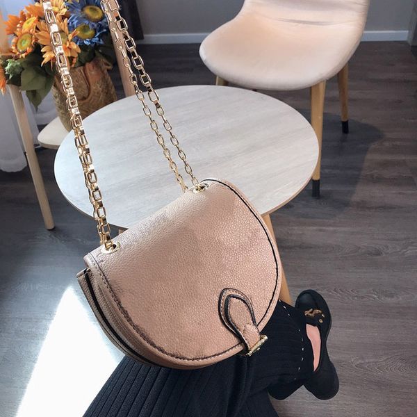 boite chapeau souple designer bags chain strap shoulder crossbody women designer handbags fashion l flower embossed purse bag
boite chapeau souple designer bags chain strap shoulder crossbody women designer handbags fashion l flower embossed purse bag