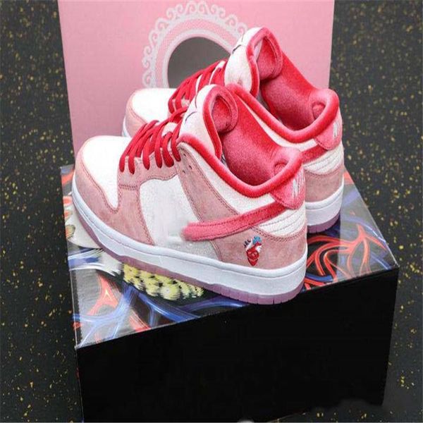 2020 luxury designer sb dunk strangelove velvet sneakers men women low valentine day white pink casual running shoes, Black;red
2020 luxury designer sb dunk strangelove velvet sneakers men women low valentine day white pink casual running shoes, Black;red
