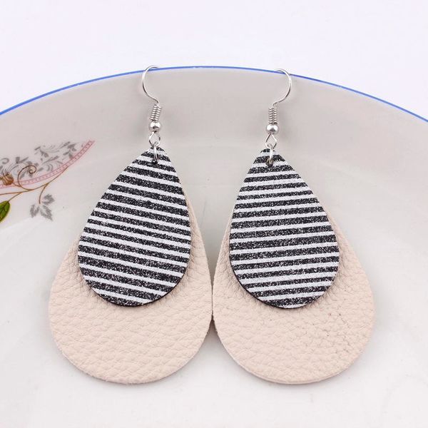 2019 selling glitter stripe layered pu leather teardrop earrings for women fashion spring silver leather earrings wholesale 
2019 selling glitter stripe layered pu leather teardrop earrings for women fashion spring silver leather earrings wholesale