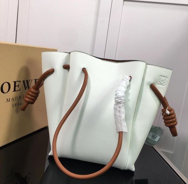 De igner luxury handbag wallet women cowhide leather 2019 new fa hion draw tring women tote bag cro body bag quality
De igner luxury handbag wallet women cowhide leather 2019 new fa hion draw tring women tote bag cro body bag quality