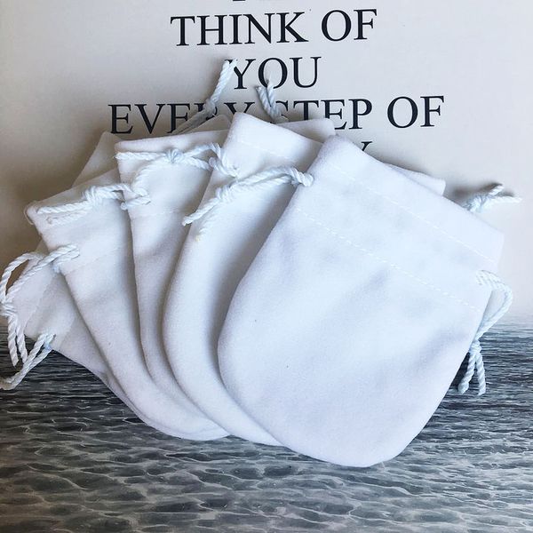 10pcs/lot flannel bag pouch for bead charm bracelet women original europe jewelry birthday gift white bags outer packaging, Black;white
10pcs/lot flannel bag pouch for bead charm bracelet women original europe jewelry birthday gift white bags outer packaging, Black;white