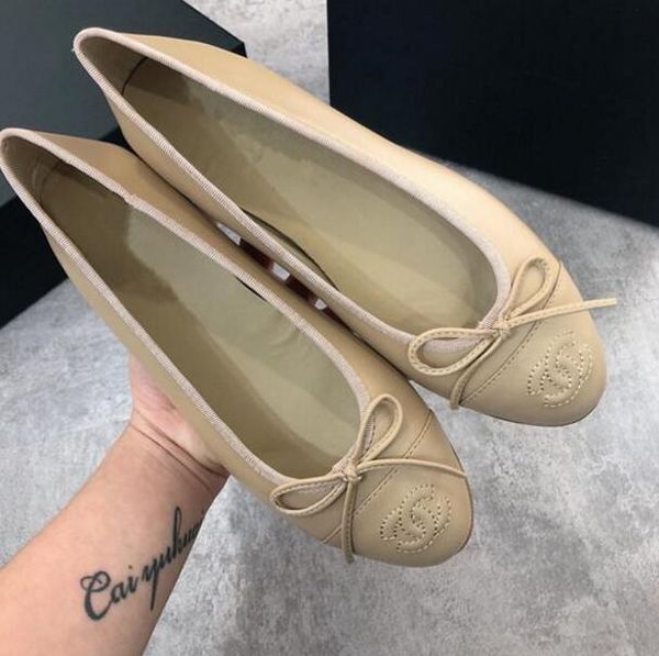 Fa hion luxury de igner women hoe 2019 women de igner hoe ladie flat pointed toe pump dre hoe ize with box, Black
Fa hion luxury de igner women hoe 2019 women de igner hoe ladie flat pointed toe pump dre hoe ize with box, Black