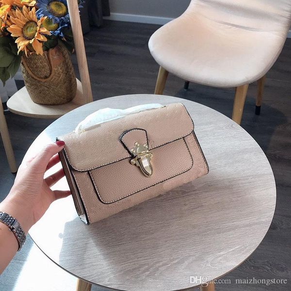 selling envelope victoria designer luxury handbag purse chain strap shoulder crossbody l flower embossed purses chain strap ladies bag
selling envelope victoria designer luxury handbag purse chain strap shoulder crossbody l flower embossed purses chain strap ladies bag
