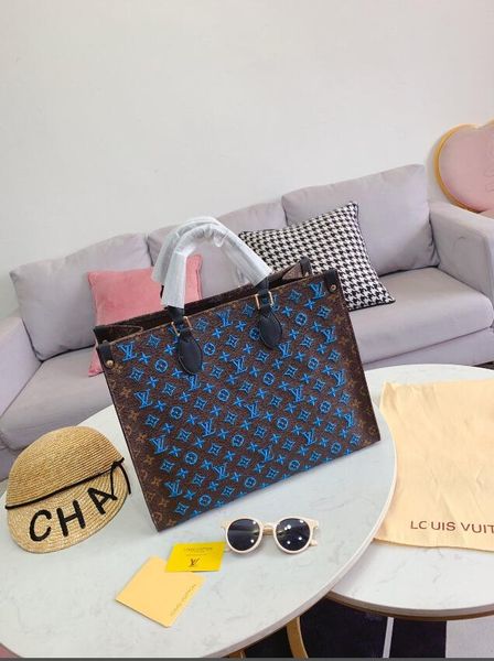 2019 designers handbags classic selling style genuine cow high leather clutch shoulder bag 
2019 designers handbags classic selling style genuine cow high leather clutch shoulder bag